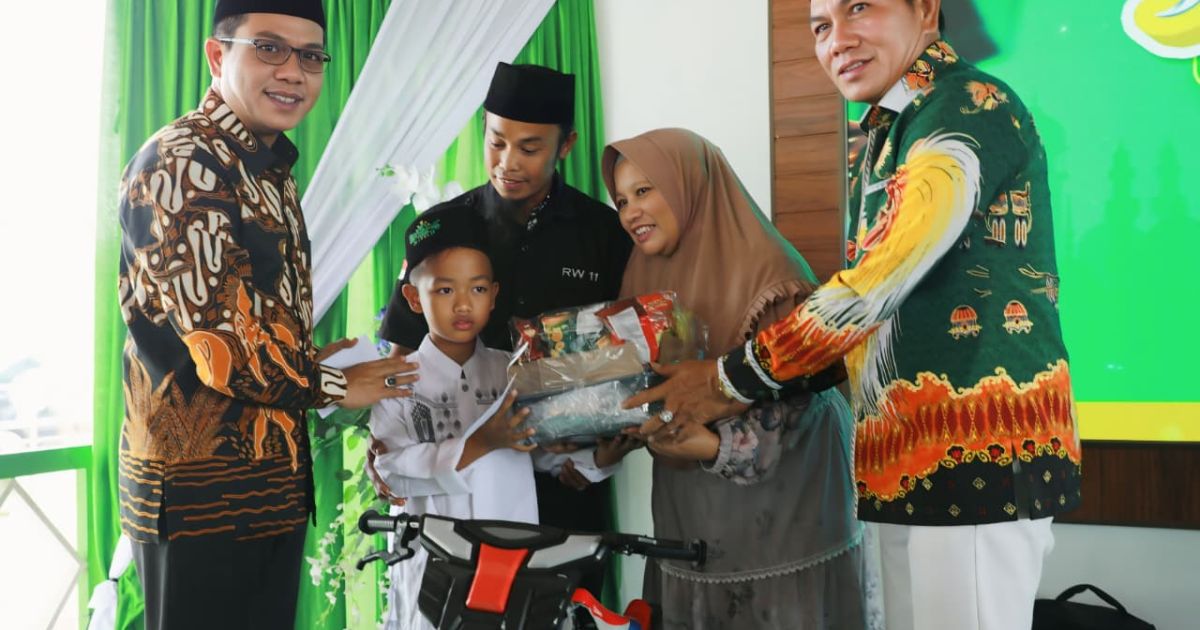 Pesta Rakyat di Desa Sumbersari Yang Digagas Anggota DPR RI Asep Romi Diapresiasi Bupati
