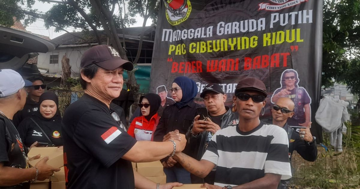 Manggala Garuda Putih PAC Cibeunying Kidul Bagi-bagi Bantuan 