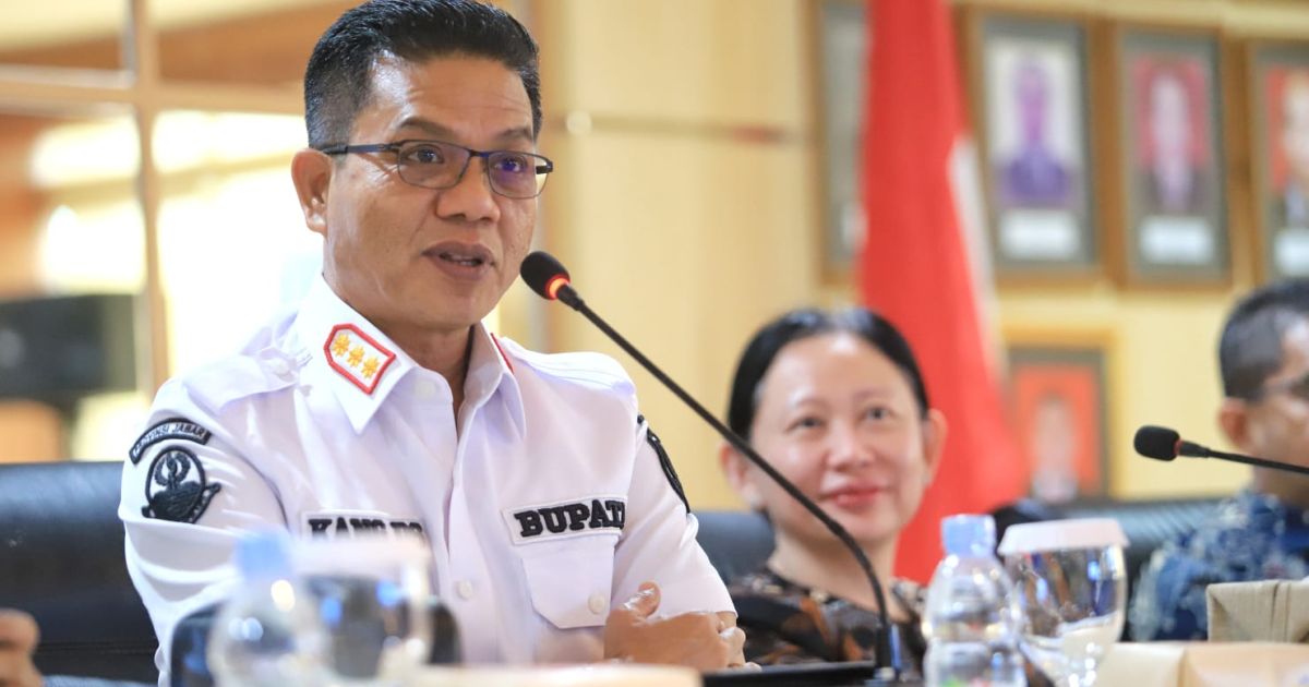Bupati Bandung Dadang Supriatna.