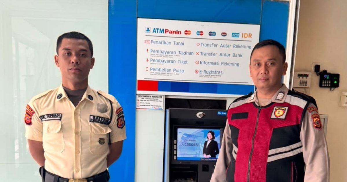 Polsek Margaasih sedang patroli di Obvit Keuangan. (Foto Hida Linggaraja).