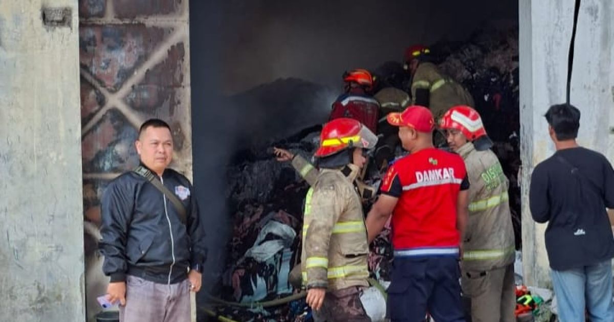Gudang Majun di Kampung Peuris Margaasih Dilalap Si Jago Merah,  Diduga dari Kosleting  Listrik Dinamo