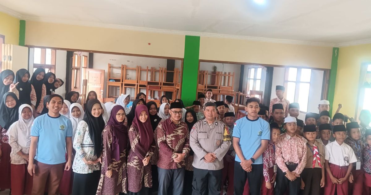 Di MPLS MTs Uswatun Hasanah Mekarrahayu Polsek Margaasih Turunkan Bhabinkamtibmas Bekali Siswa Anti Bullying