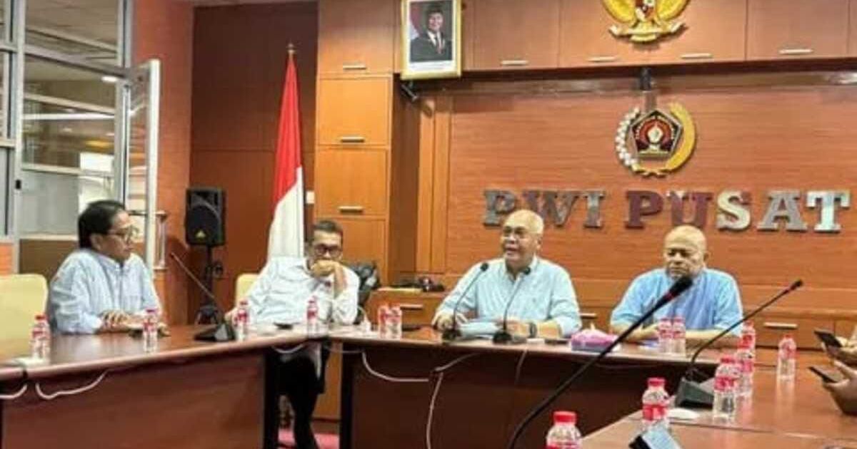 Ketua Umum PWI Pusat: Hotman Paris Harus Minta Maaf ke Wartawan, Tegaskan Martabat Pers Harus Dihormati