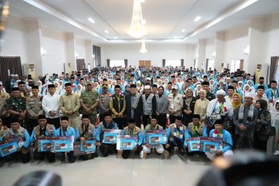 Bupati Bandung Lepas 445 Calon Jamaah Haji Termuda Berusia 14 Tahun, Mayoritas Usia Lanjut