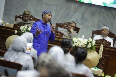 Gubernur Jabar KDM Nampak Haru, Nikmati   Lagu Ciptaannya “Rindu Purnama” Dilantunkan Penyanyi Maliq