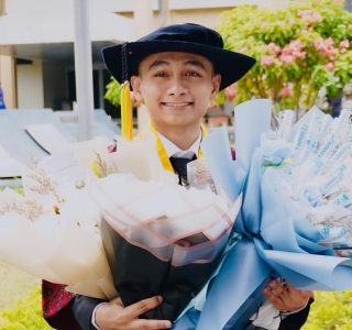 Khanha Ade Kosasih Sunarya Giri Harja 2 Putu Ikuti Wisuda di UNPAD Resmi Sandang Sarjana Ilmu Komunikasi