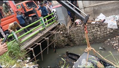 Sempat Tak Diketahui Posisinya Usai Terseret Arus Evakuasi 1 Unit Mobil Kijang Bajul Alami Kesulitan