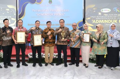 Bupati Bandung Dadang Supriatna Raih Penghargaan sebagai Pembina Terbaik “Adminduk Prima”