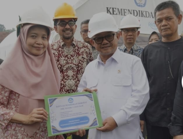 Dampak Atap Roboh, Mendikdasmen dan Disdik Jabar Pastikan Perbaikan SMKN 1 Cileungsi